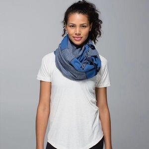 Lululemon Vinyasa Scarf Hyper Stripe Rugged Blue/Heathered Inkwell